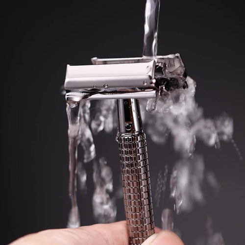 Butterfly Open Double Edge Safety Razor for Men, Nostalgic Long Handle with 5 Stainless Razor Blades, Reusable Wet Shave Tool for Smooth, Close Shave