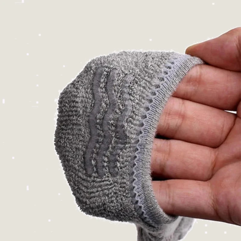 No-show sock silicone heel grip detail