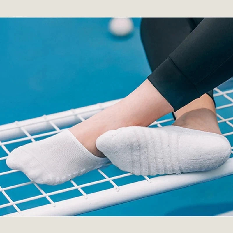 No-show socks low-cut profile in shoe