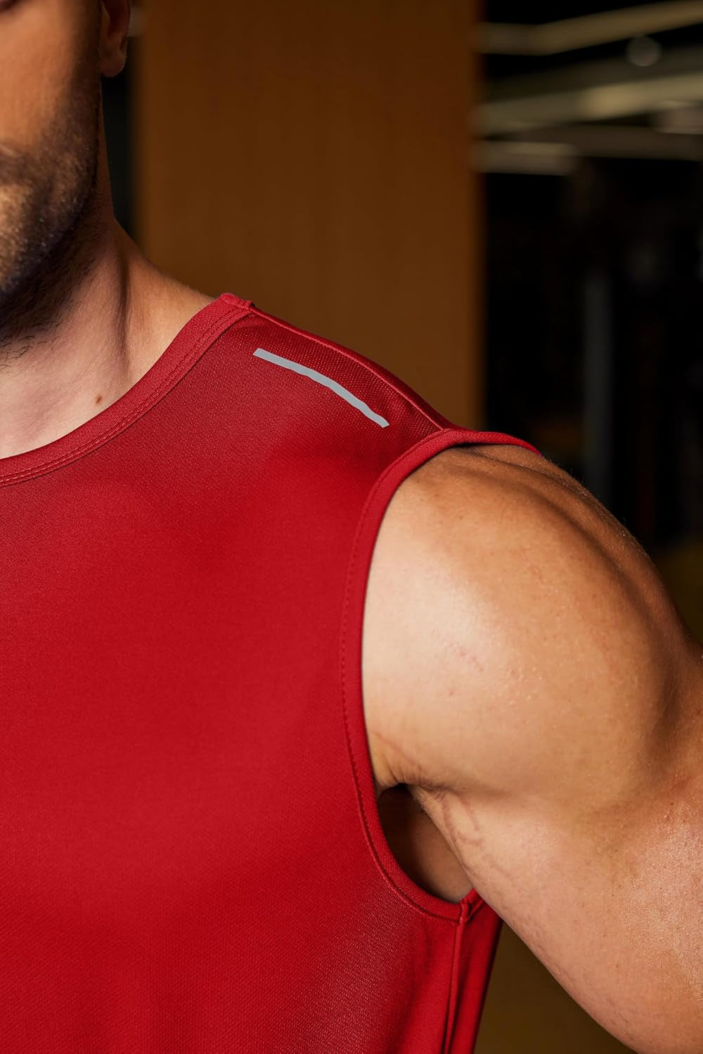 Quick-dry knit shoulder detail